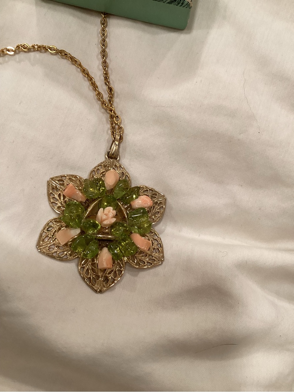 Pele Hawaii VTG Hawaiian Flower pendant necklace, pink coral NIB - Picture 5 of 5